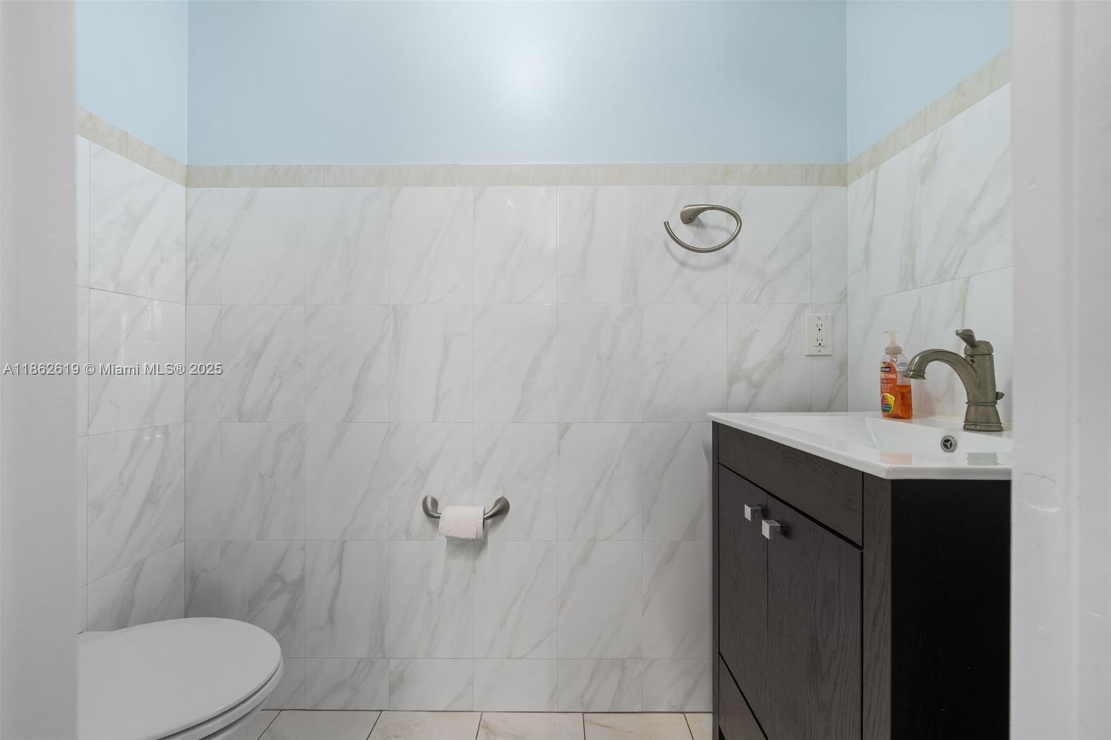 HOLLYWOOD BEACH - Residential Lease