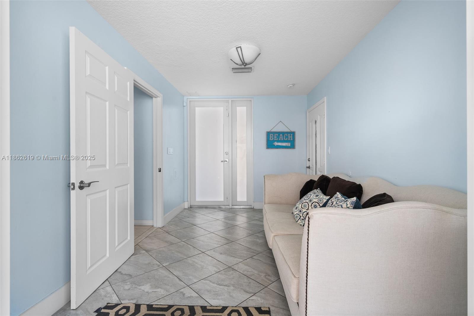 HOLLYWOOD BEACH - Residential Lease