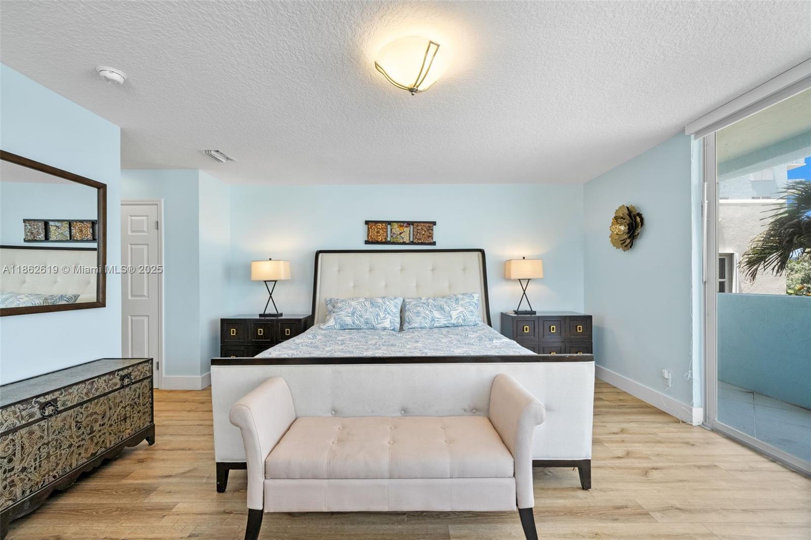 HOLLYWOOD BEACH - Residential Lease