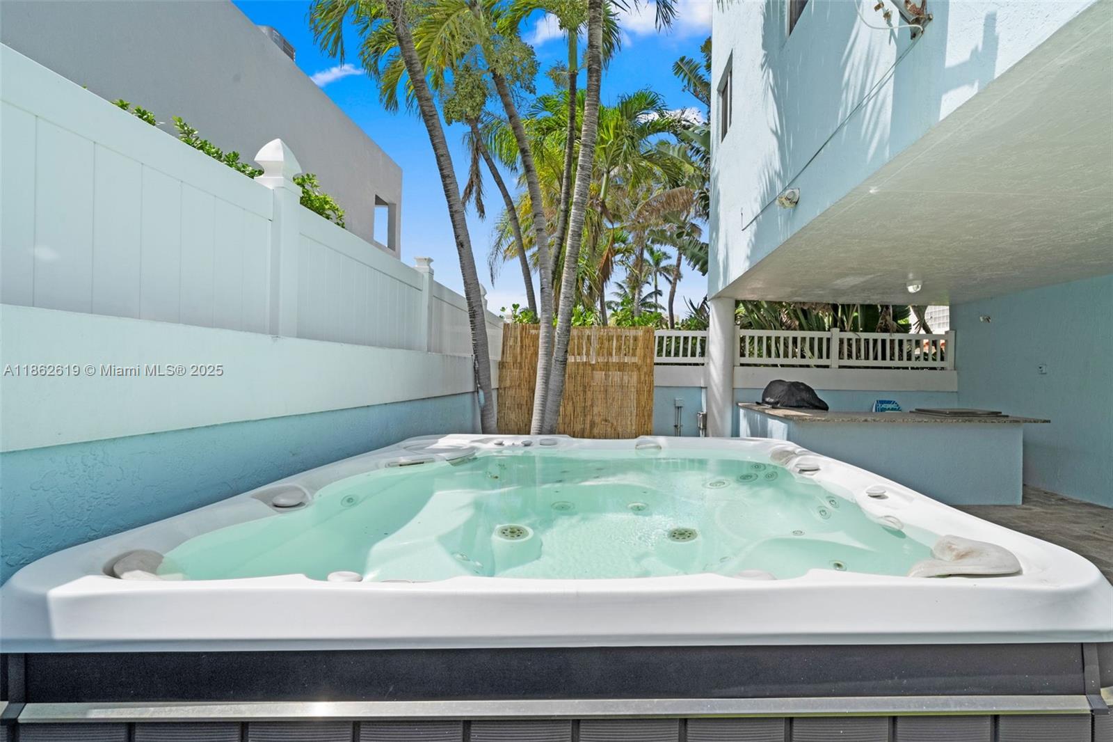 HOLLYWOOD BEACH - Residential Lease