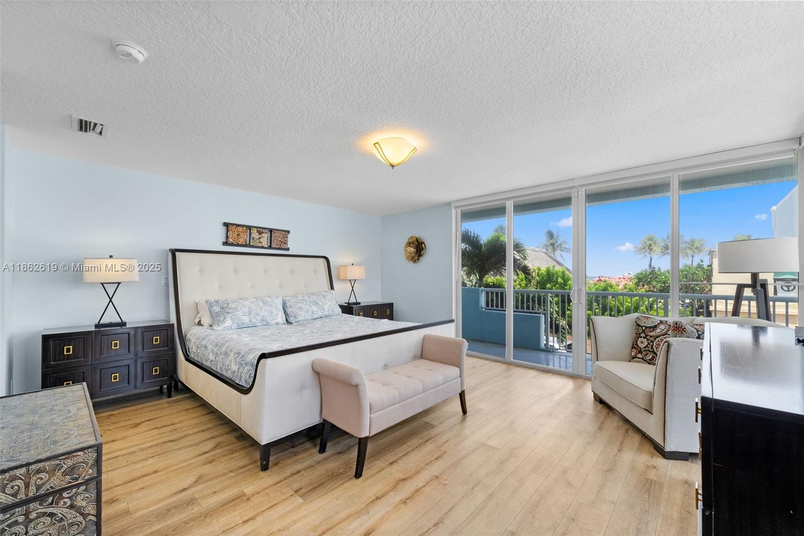 HOLLYWOOD BEACH - Residential Lease