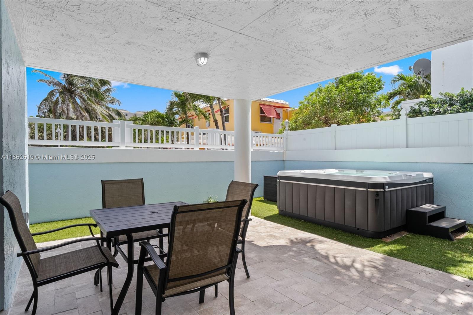 HOLLYWOOD BEACH - Residential Lease