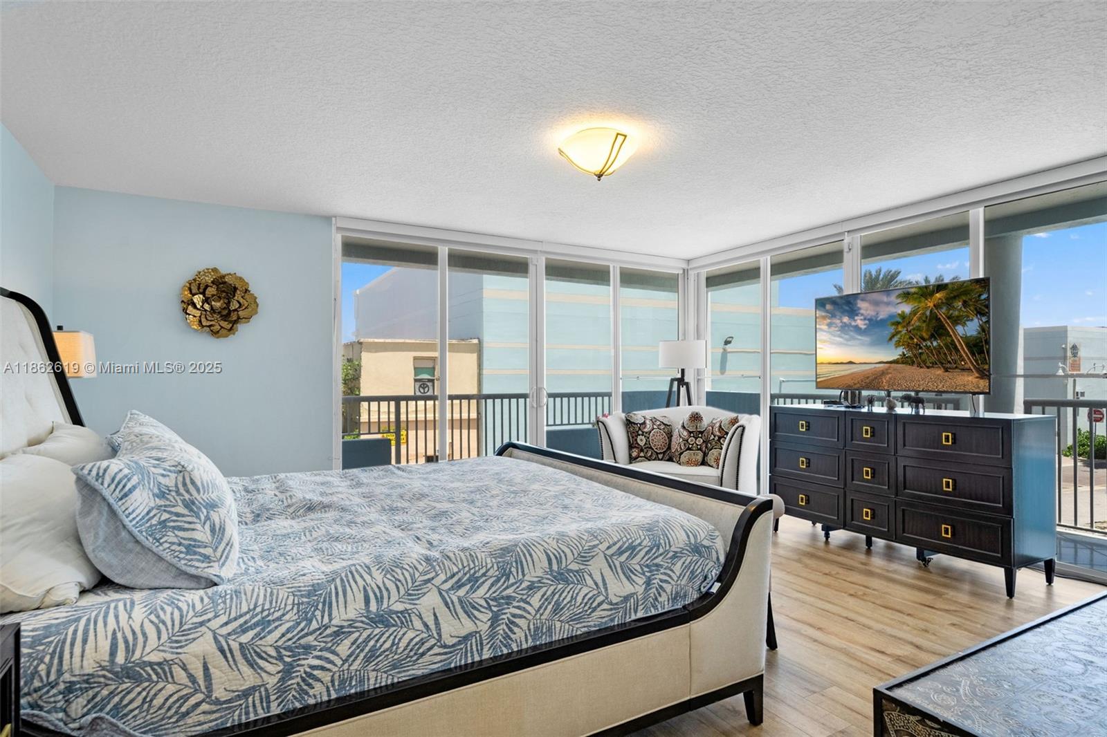 HOLLYWOOD BEACH - Residential Lease