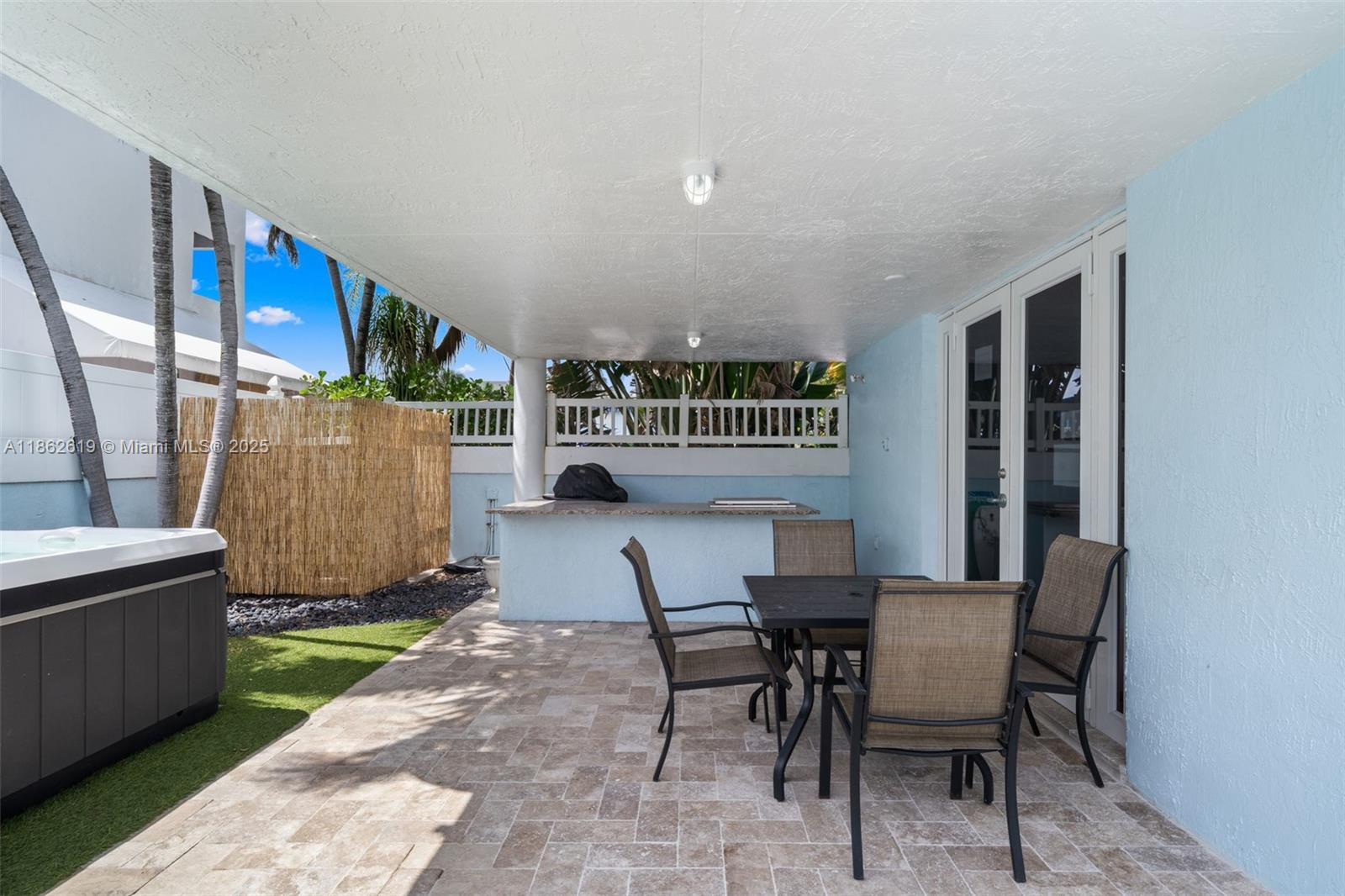 HOLLYWOOD BEACH - Residential Lease
