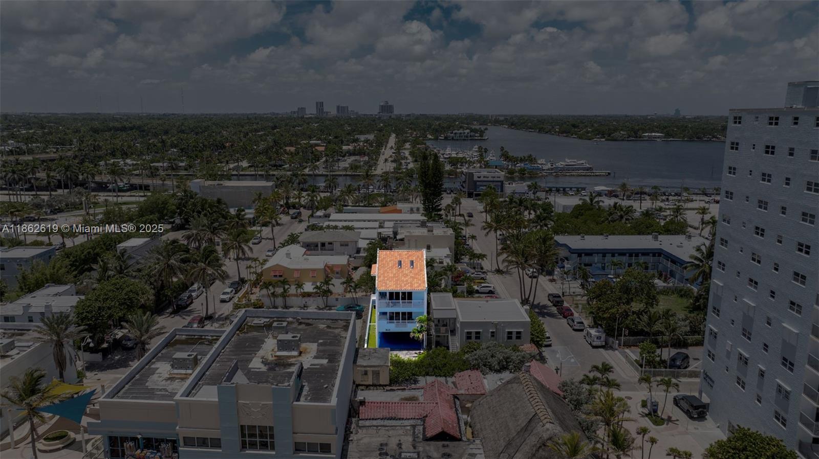 HOLLYWOOD BEACH - Residential Lease
