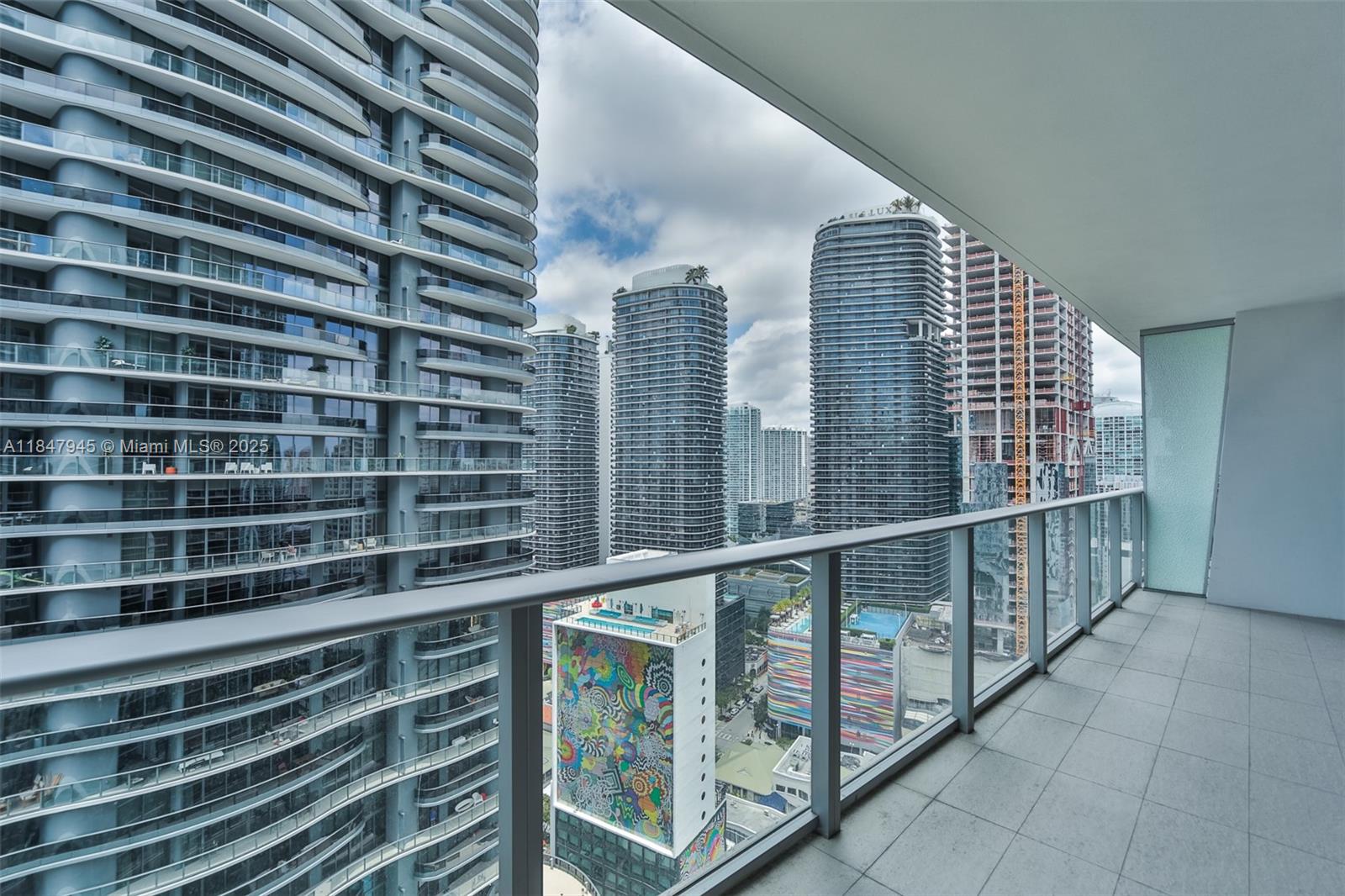 Live in the heart of Brickell at 1010 Brickell — a luxury high-rise with stunning city and bay views. Enjoy resort-style amenities: rooftop pool, spa, indoor and outdoor gyms, kids’ play areas, indoor games, and more. Steps from Brickell City Centre and everything Miami has to offer.