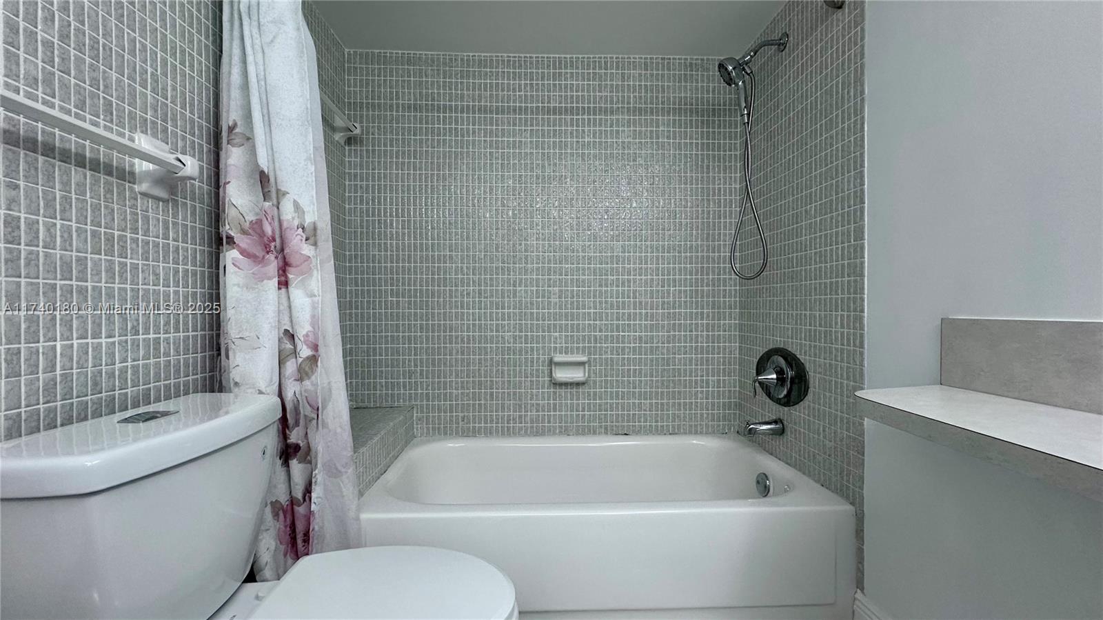 JADE WINDS GROUP-DAISY GA - Residential