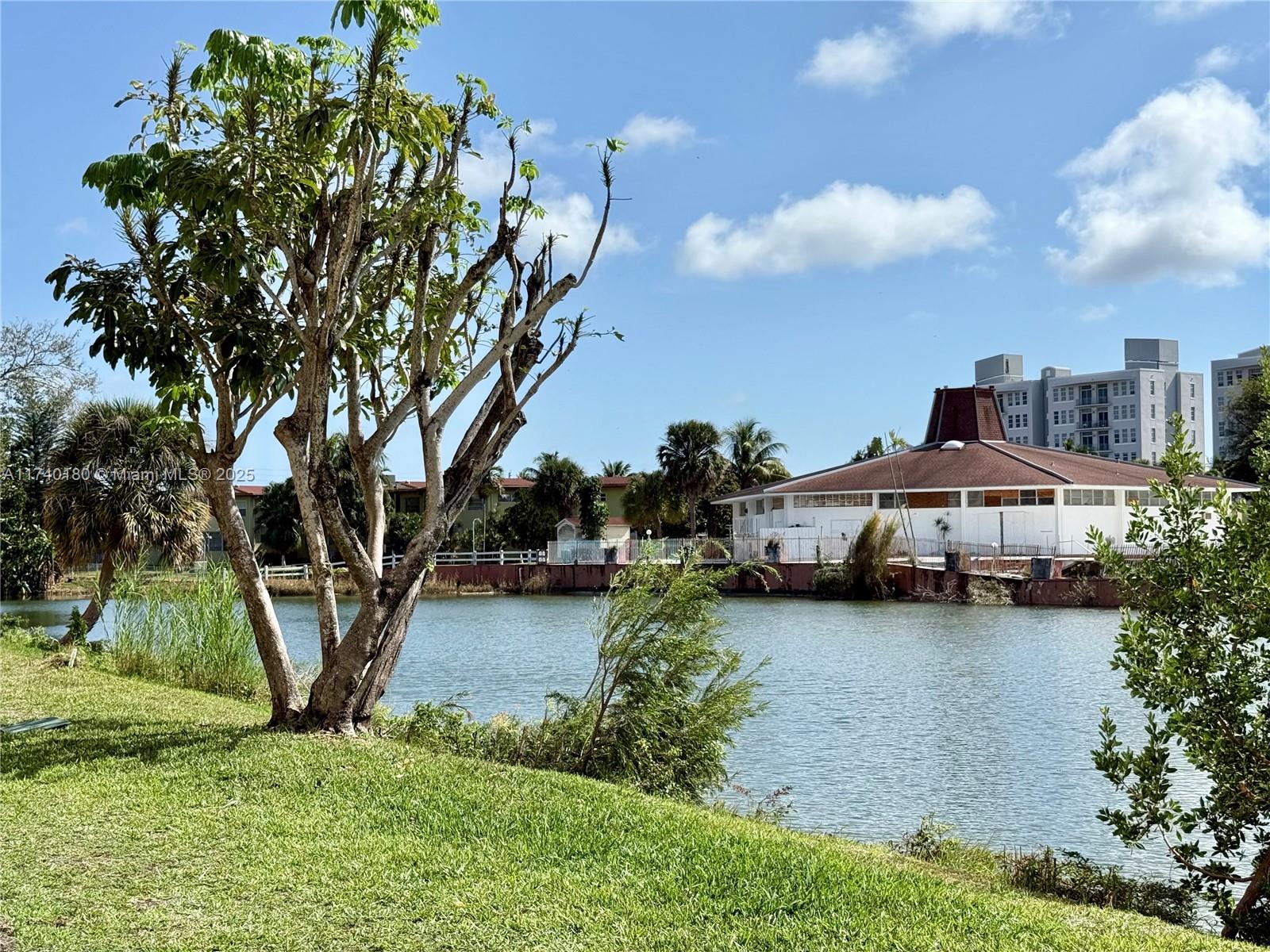 JADE WINDS GROUP-DAISY GA - Residential