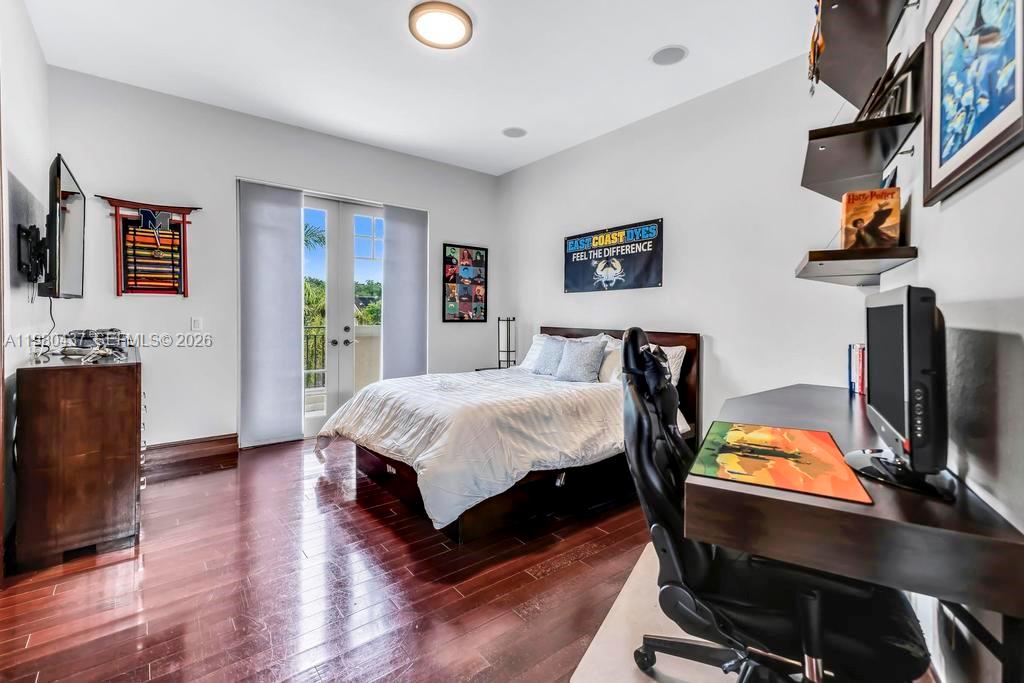 OAK HOLLOW ESTATES - Residential