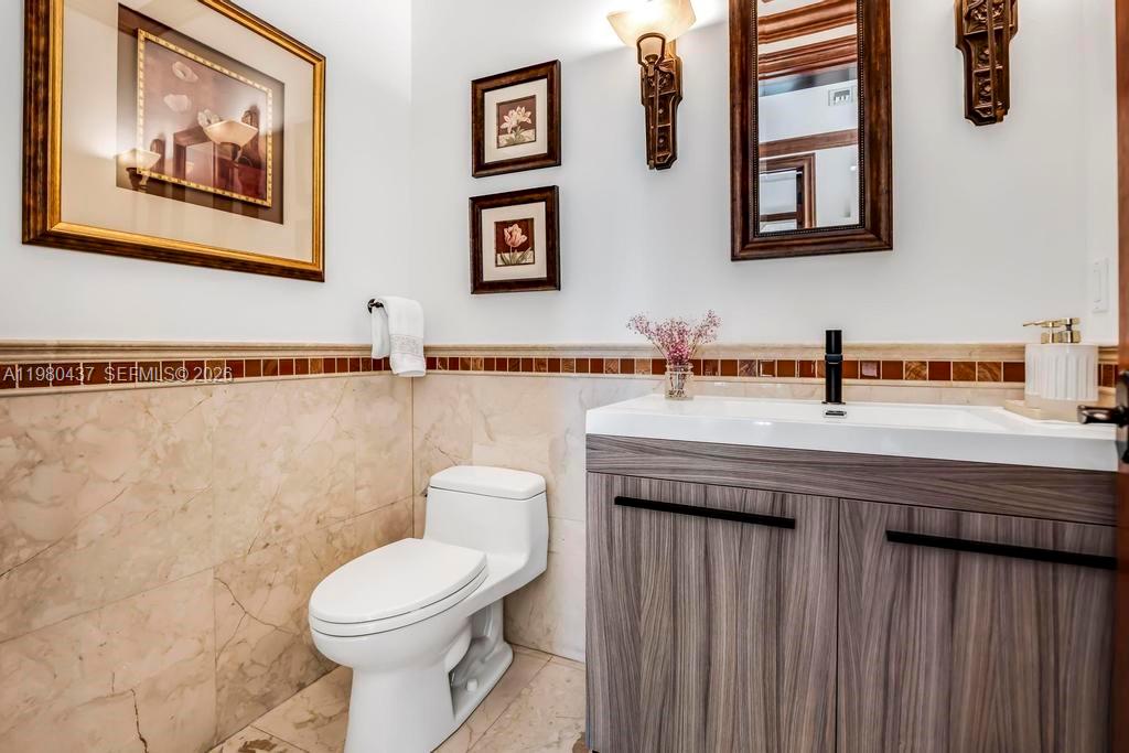 OAK HOLLOW ESTATES - Residential