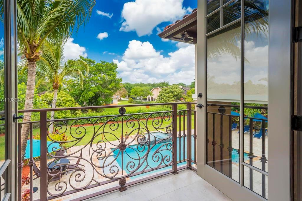 OAK HOLLOW ESTATES - Residential