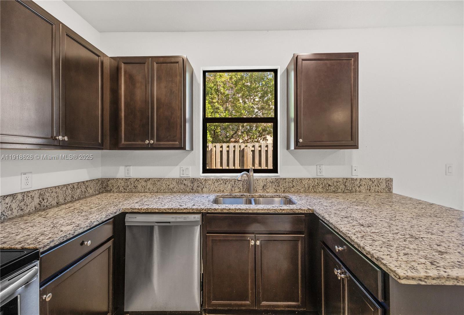 VIA VENTURA NEIGHBORHOOD - Residential