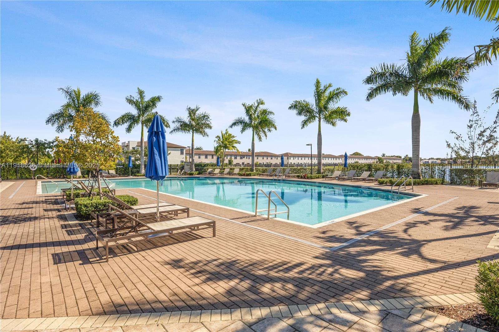 VIA VENTURA NEIGHBORHOOD - Residential