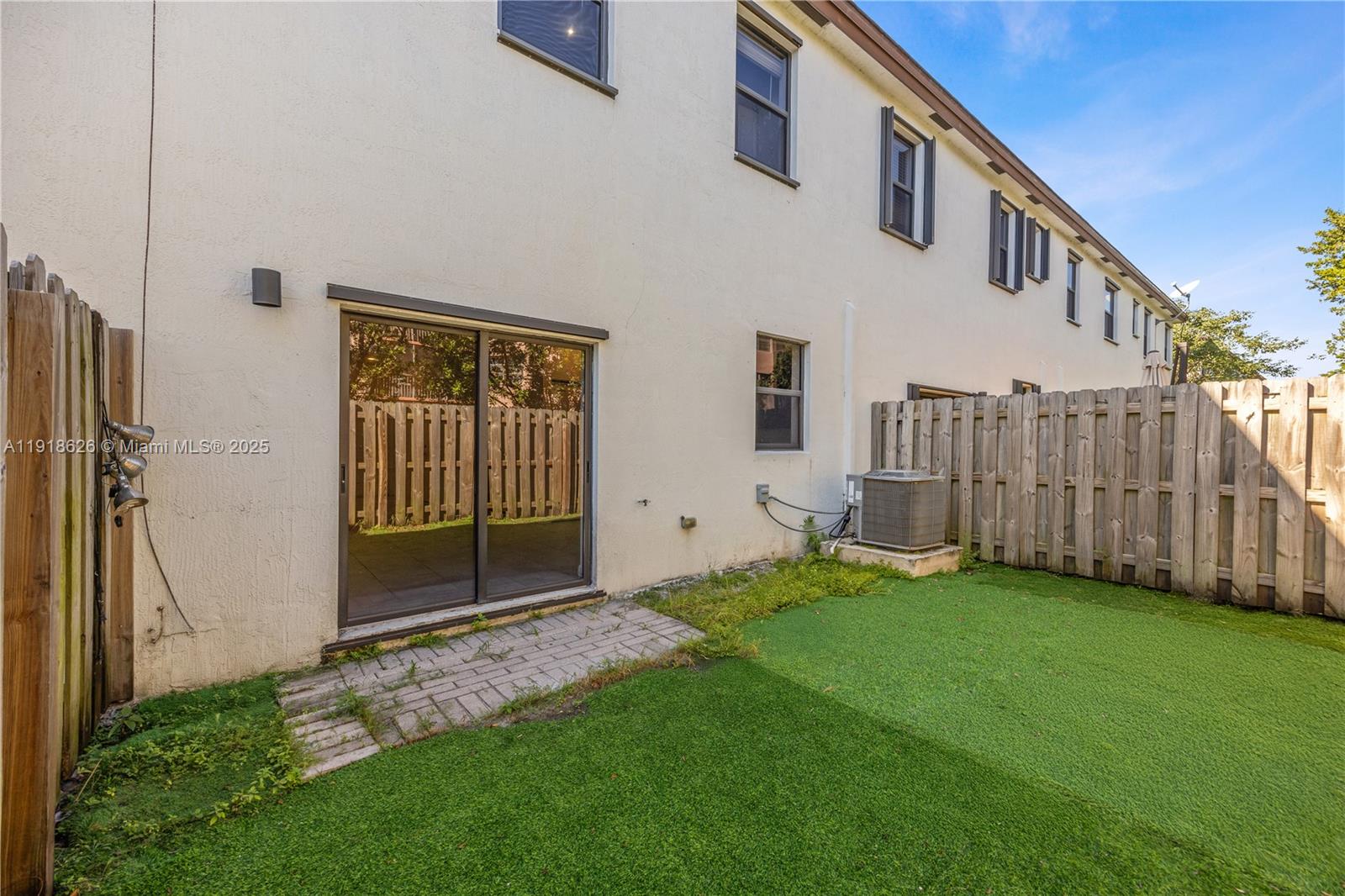 VIA VENTURA NEIGHBORHOOD - Residential