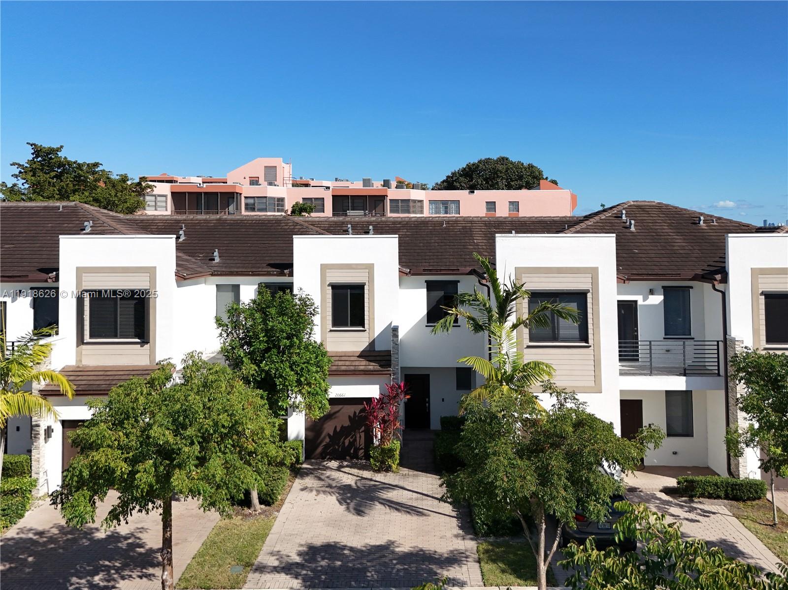 VIA VENTURA NEIGHBORHOOD - Residential