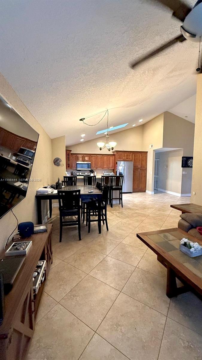 SPRINGTREE LAKES - Residential