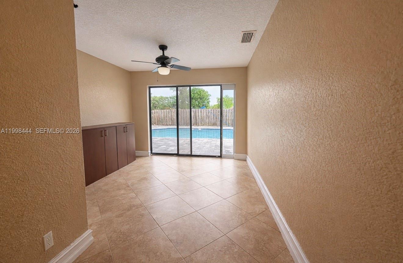 SPRINGTREE LAKES - Residential