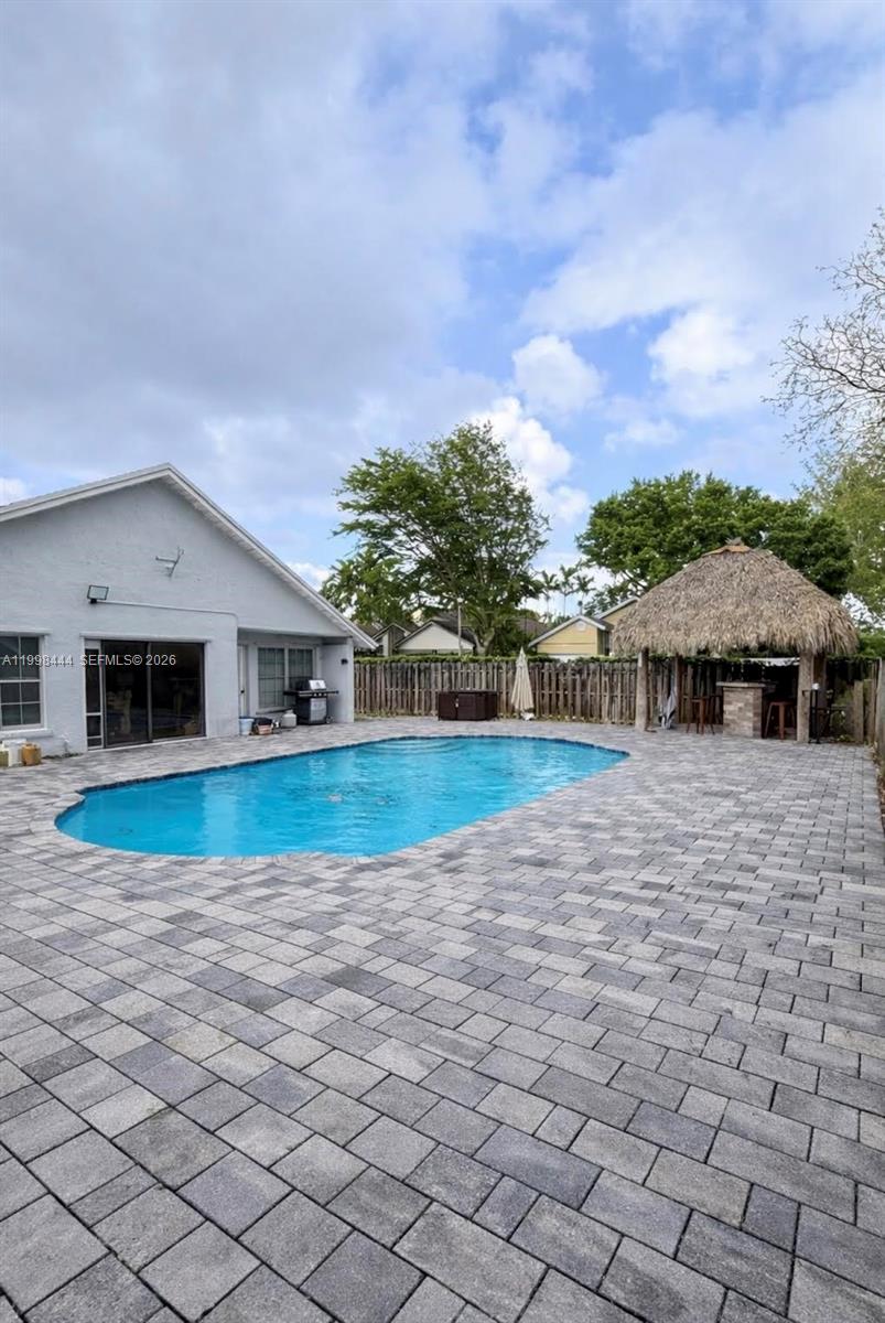 SPRINGTREE LAKES - Residential