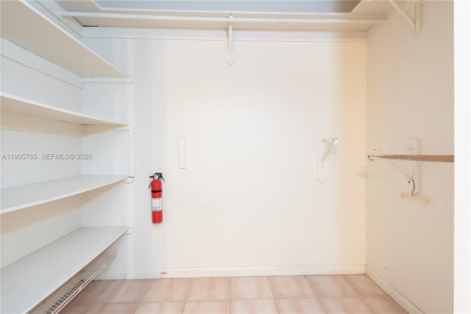 CLUB ESTATES CONDO NO IV - Residential