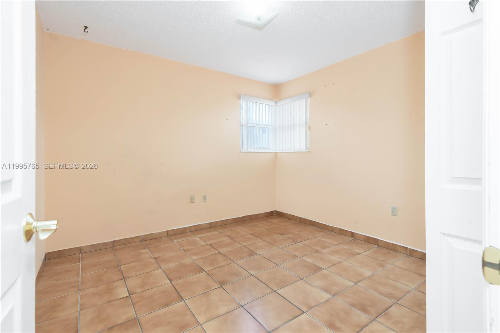 CLUB ESTATES CONDO NO IV - Residential