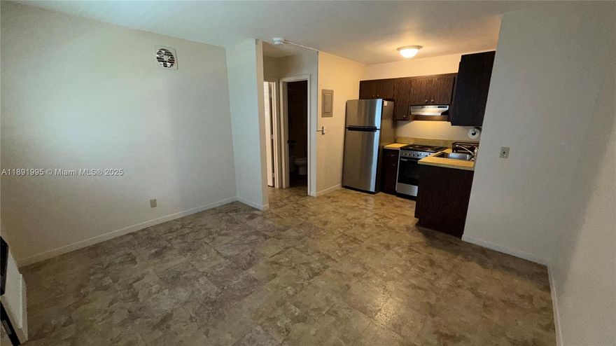 This centrally located 1bed/1bath rental has a full kitchen, living room and large bedroom with huge walk in closet. Water/Sewer/Trash, Lawn and Pest Control included in this price. Conveniently located close to Major Highways, Beaches, Shopping, Restaurants, Hard Rock Casino & Ft. Lauderdale Int. Airport. Must see to appreciate. Easy to see, easier to rent, fast approval and immediate move in.