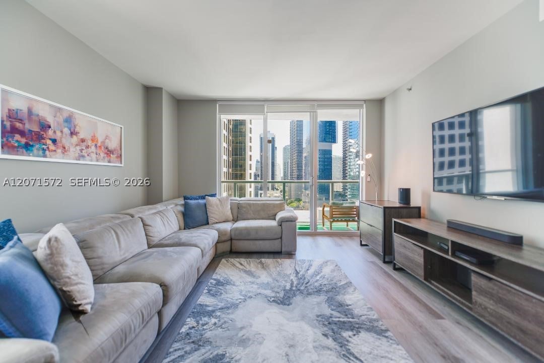 55 SE 6th St 2110