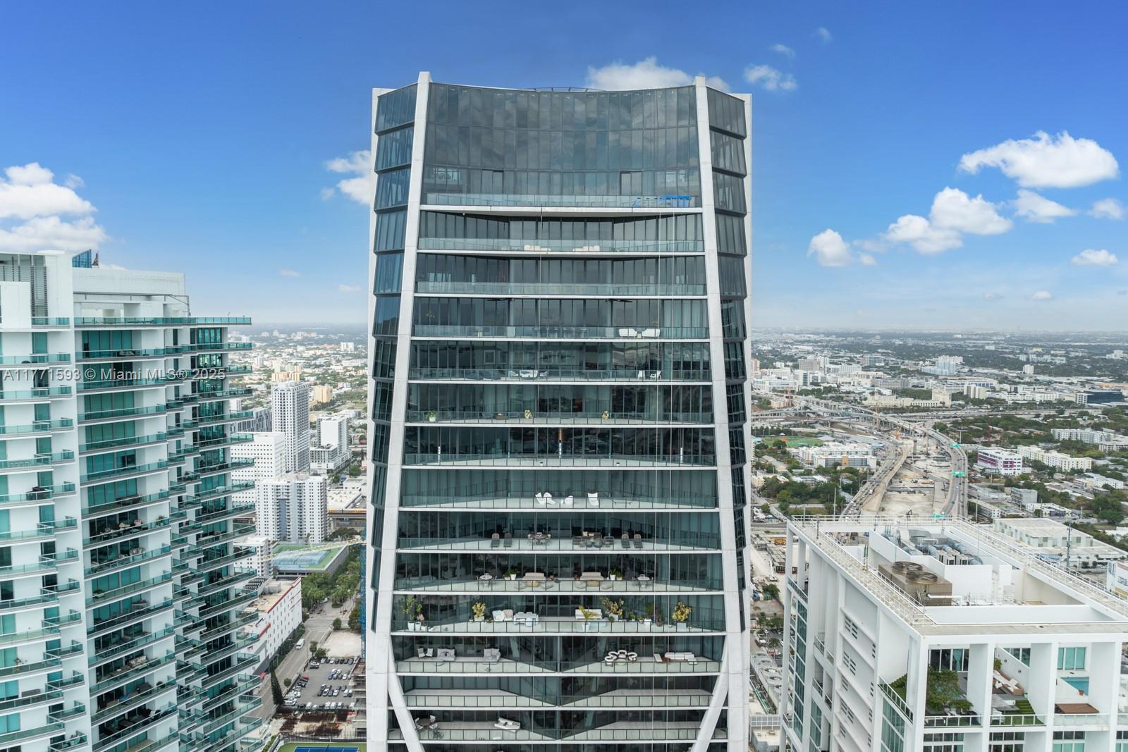 ONE THOUSAND MUSEUM CONDO - Residential