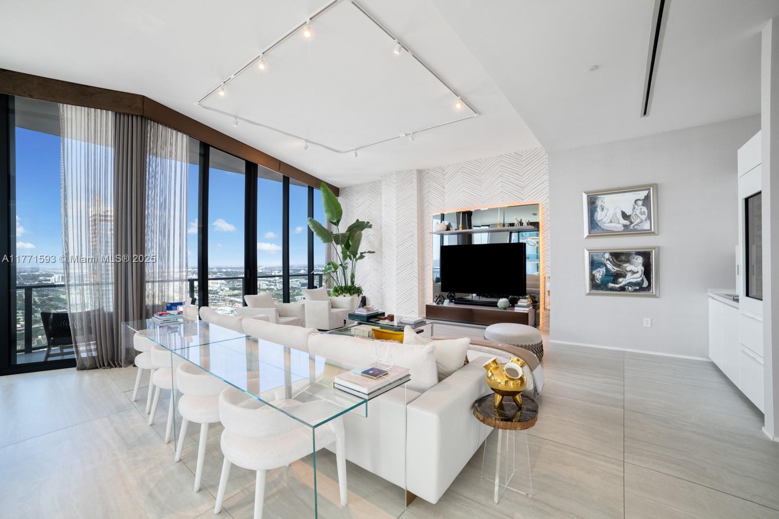 ONE THOUSAND MUSEUM CONDO - Residential