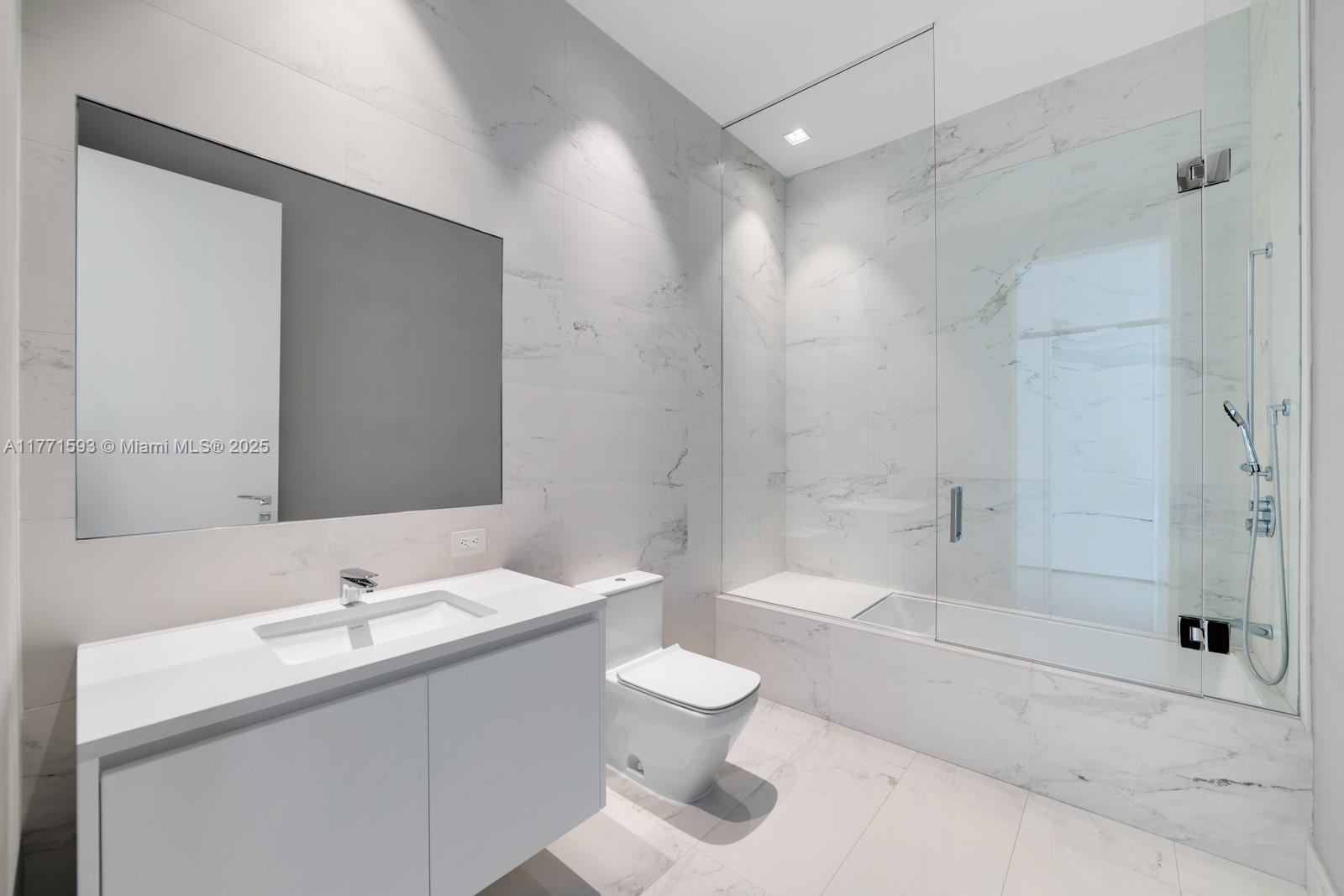 ONE THOUSAND MUSEUM CONDO - Residential