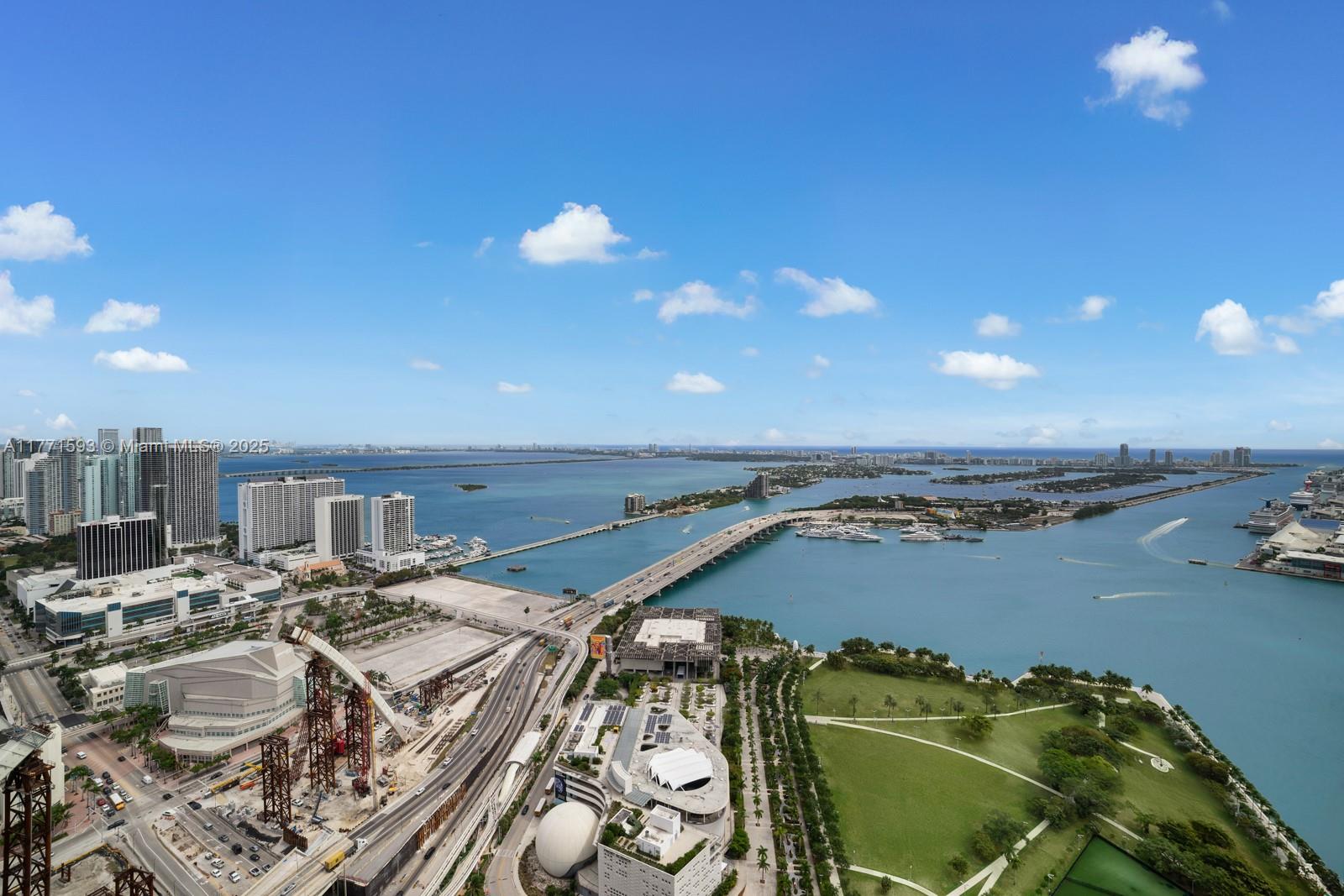 ONE THOUSAND MUSEUM CONDO - Residential