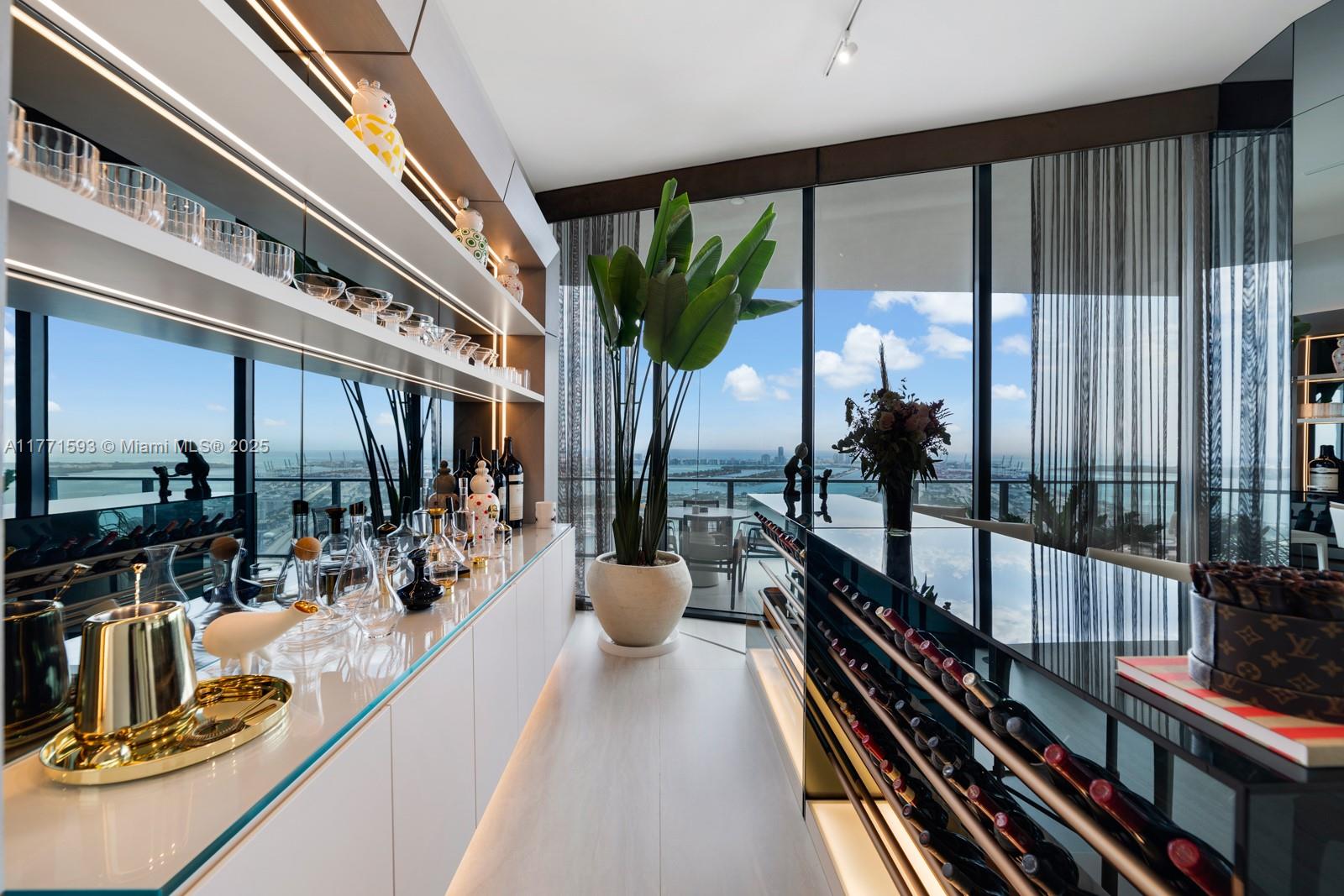 ONE THOUSAND MUSEUM CONDO - Residential