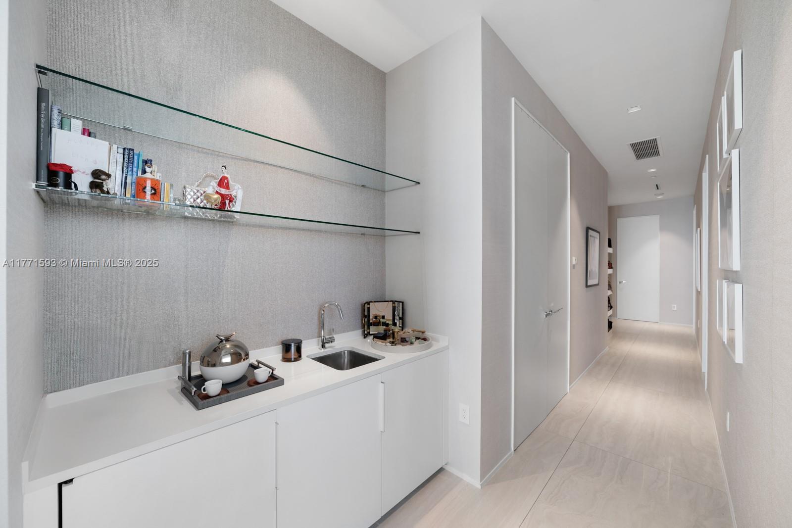 ONE THOUSAND MUSEUM CONDO - Residential