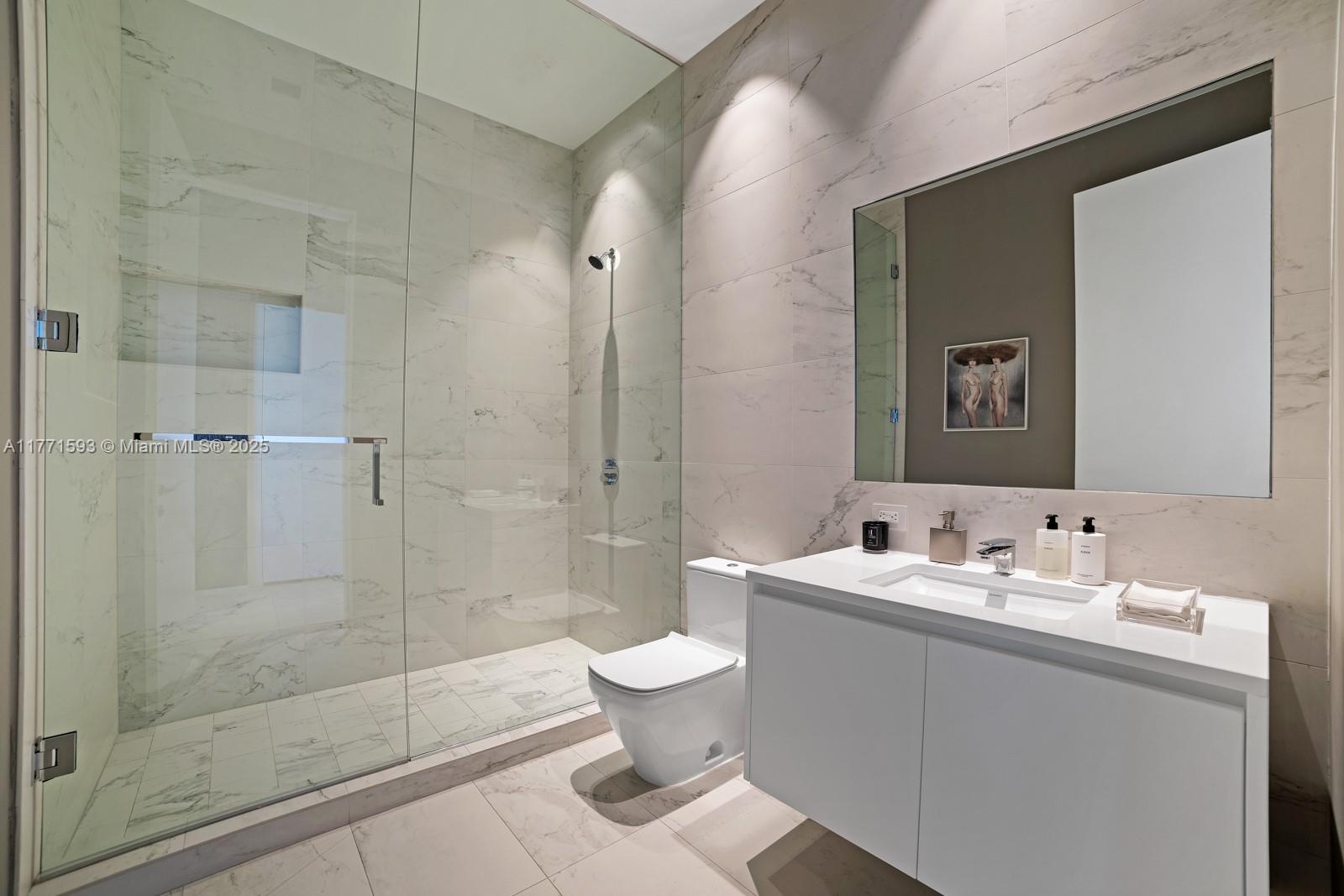 ONE THOUSAND MUSEUM CONDO - Residential