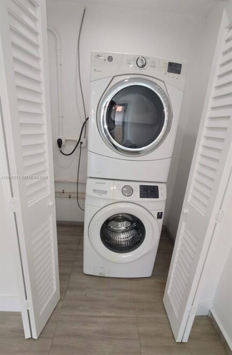 WOODSIDE - Residential Lease