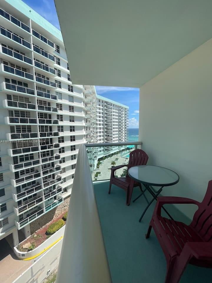 TIDES ON HOLLYWOOD BEACH - Residential