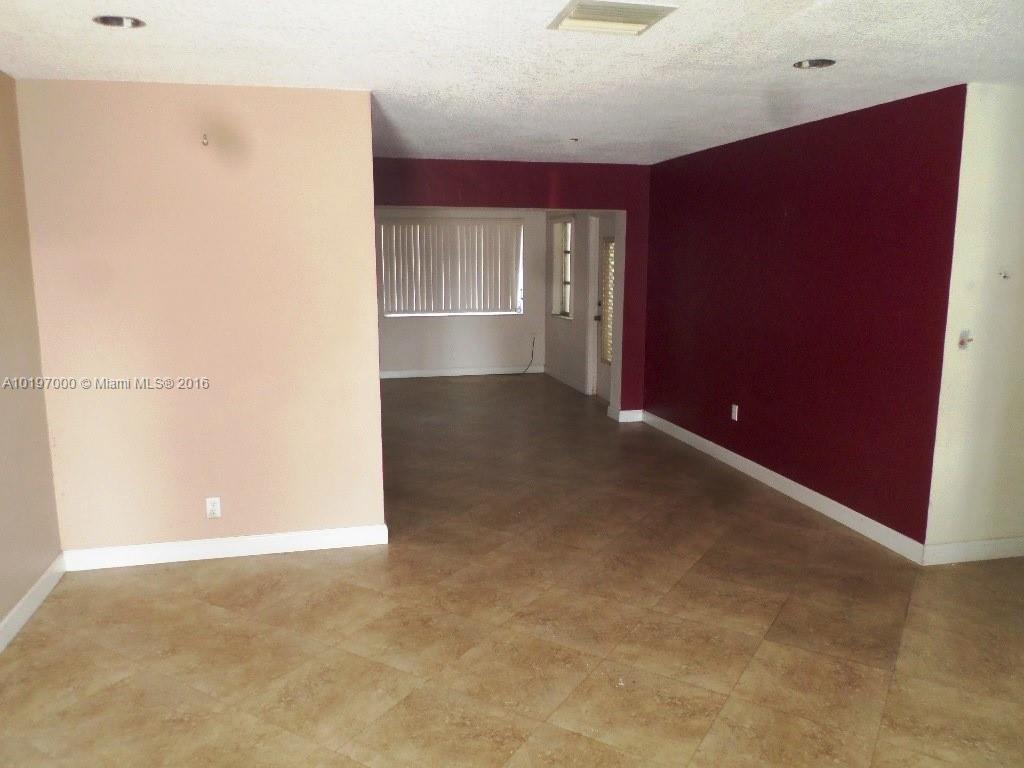 Tamarac Lakes North 3rd S - Residential