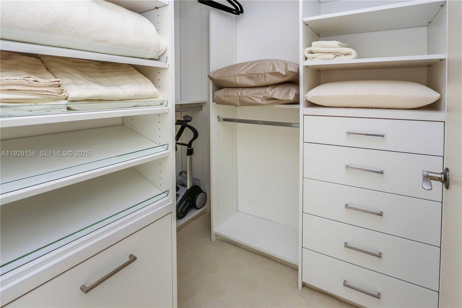 TDR TOWER II CONDO - Residential