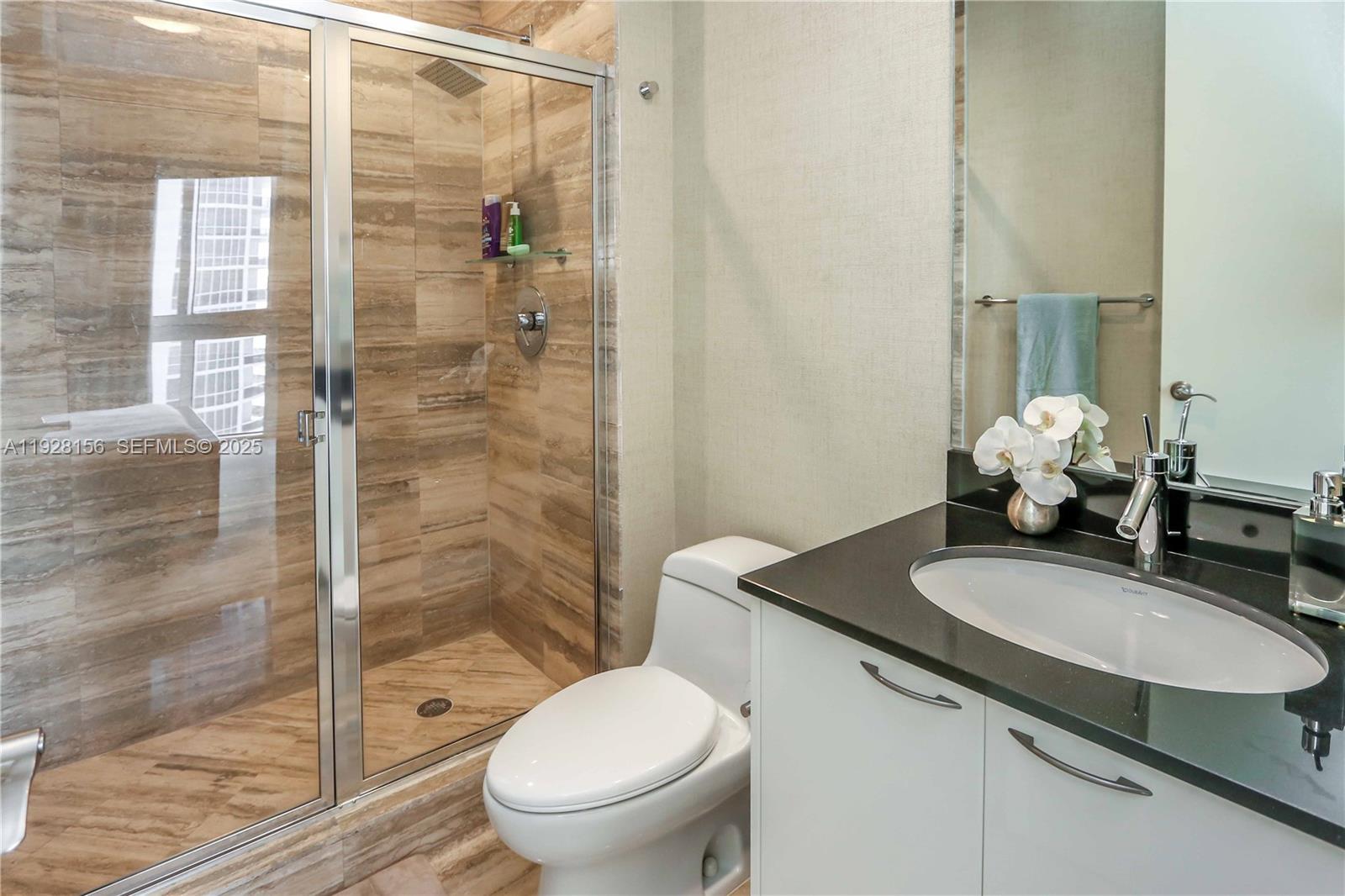 TDR TOWER II CONDO - Residential