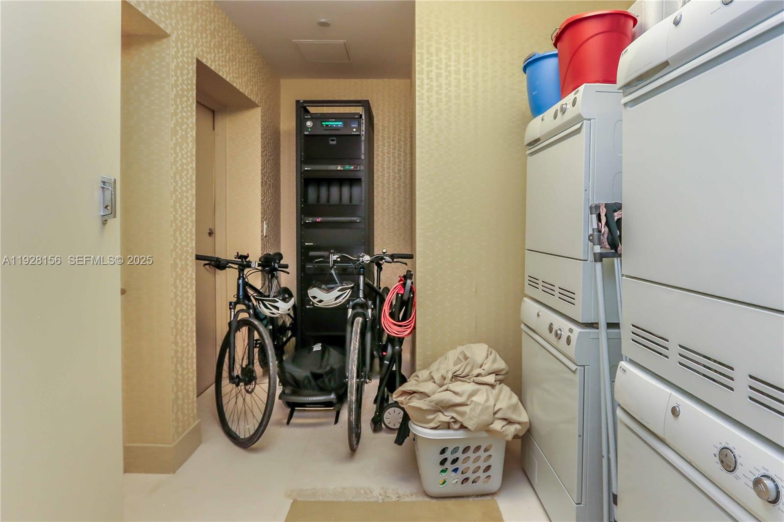 TDR TOWER II CONDO - Residential