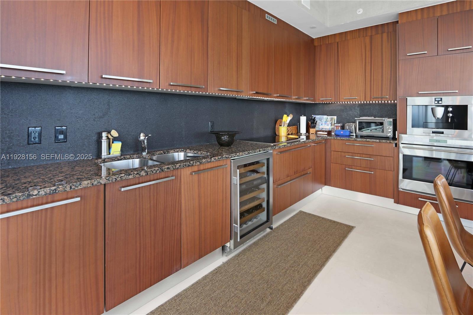 TDR TOWER II CONDO - Residential