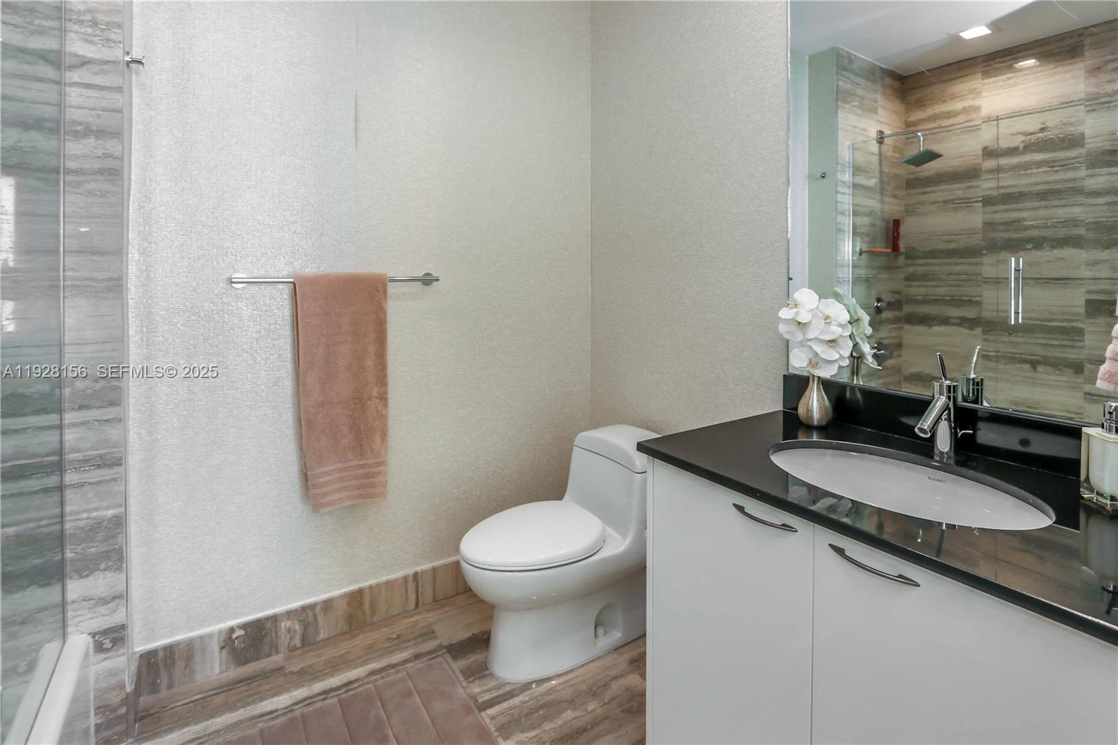 TDR TOWER II CONDO - Residential