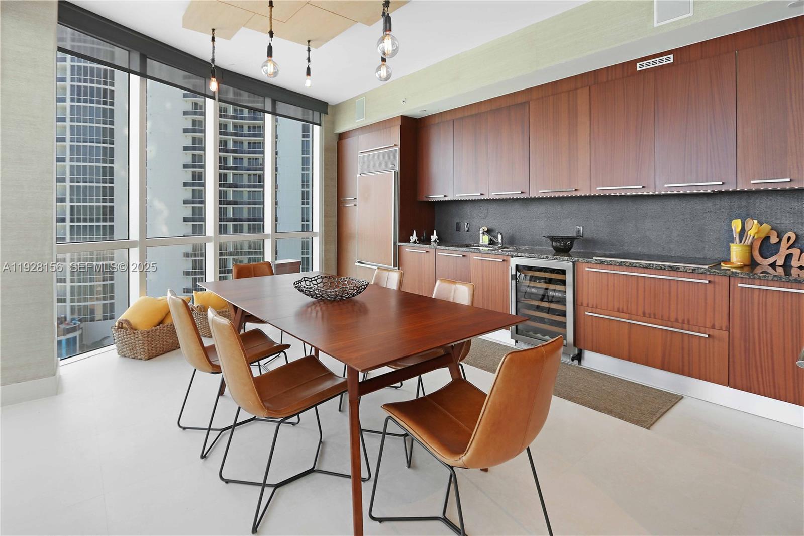 TDR TOWER II CONDO - Residential