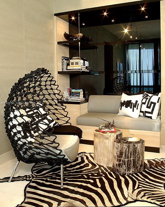 TDR TOWER II CONDO - Residential