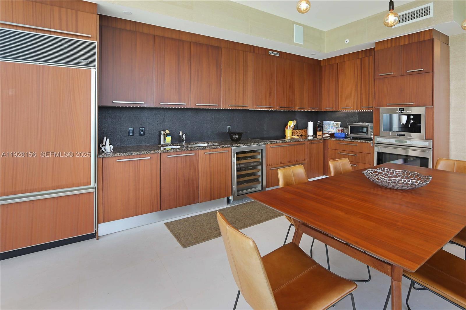 TDR TOWER II CONDO - Residential