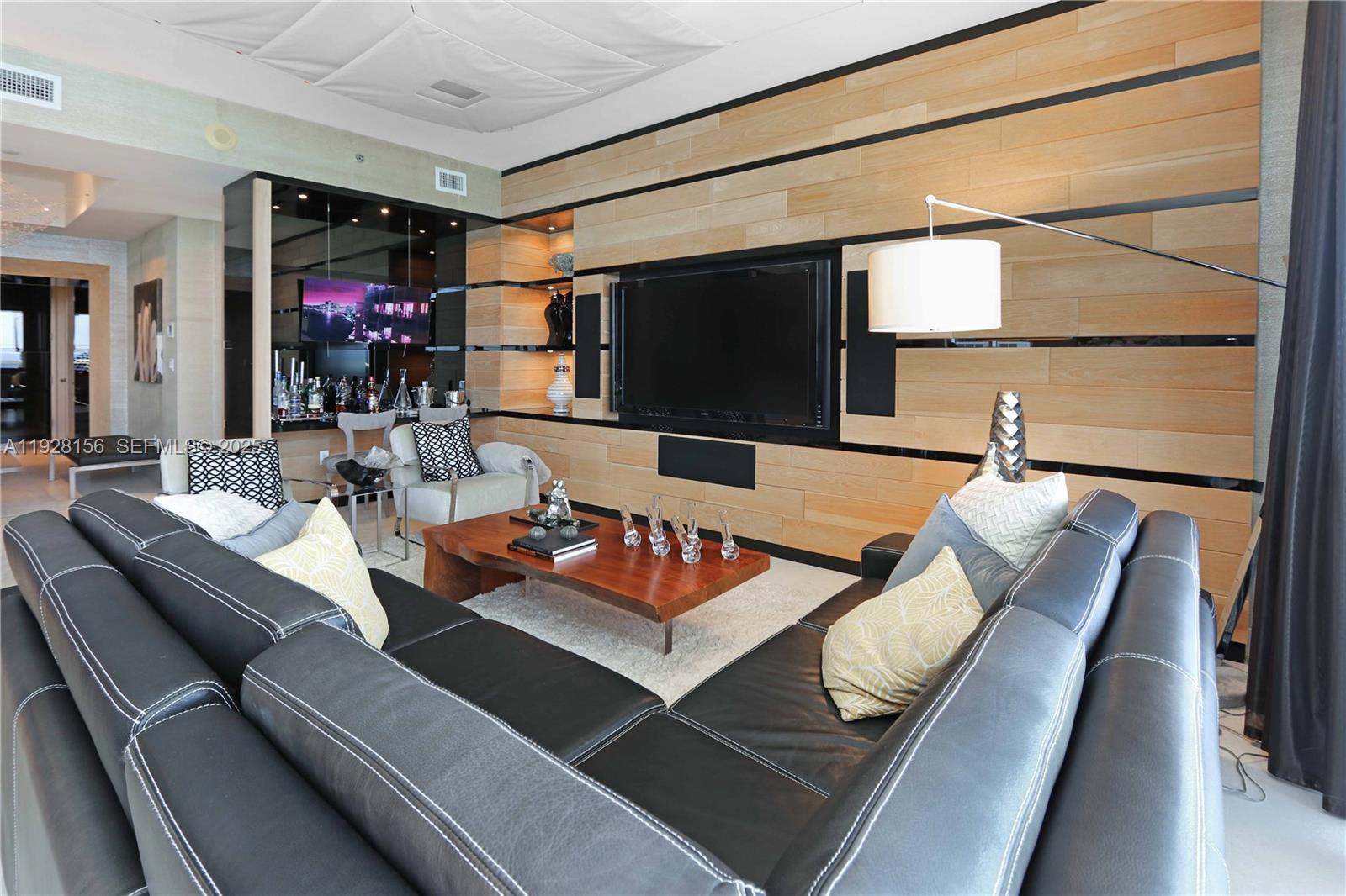 TDR TOWER II CONDO - Residential