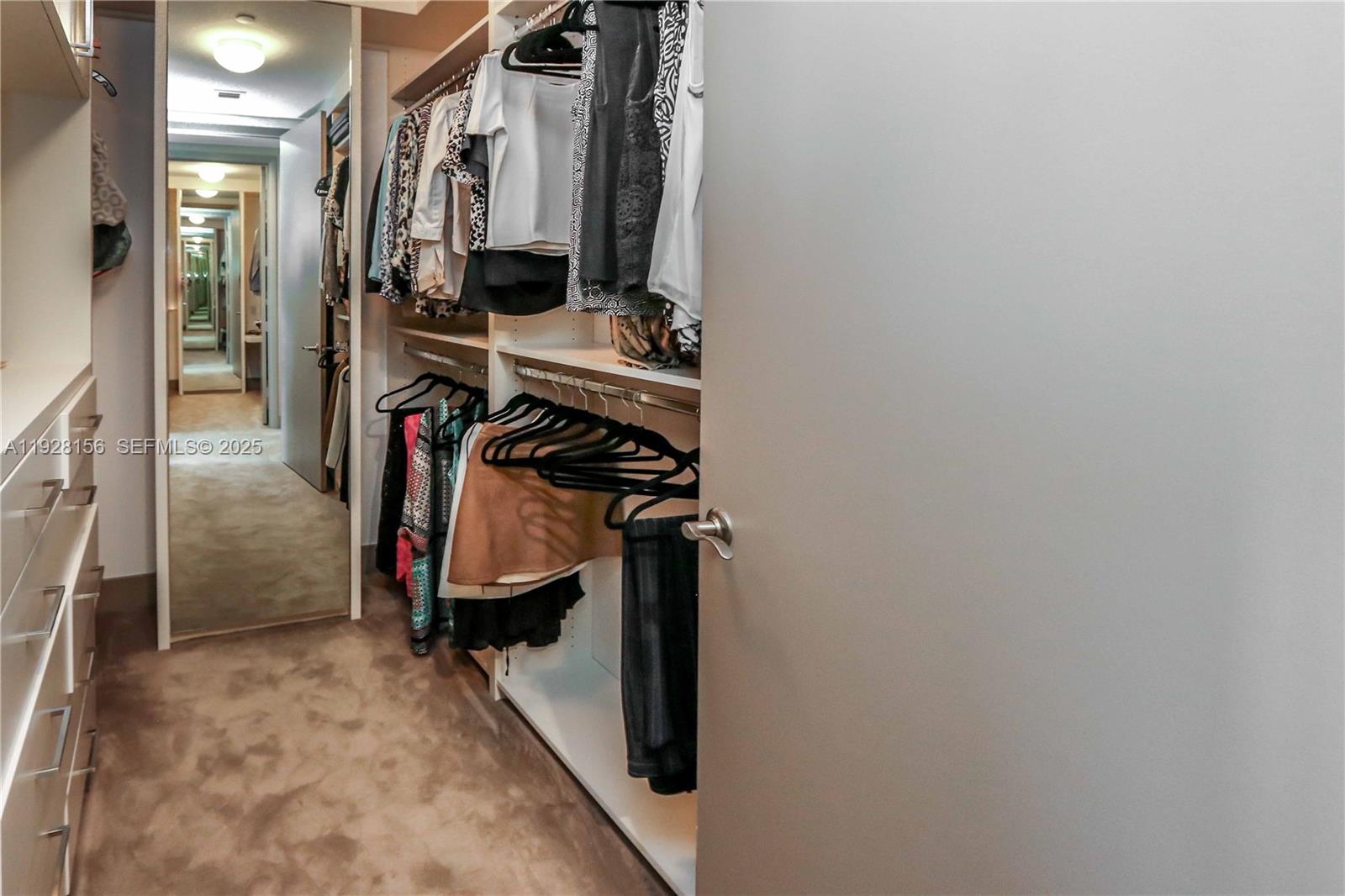 TDR TOWER II CONDO - Residential