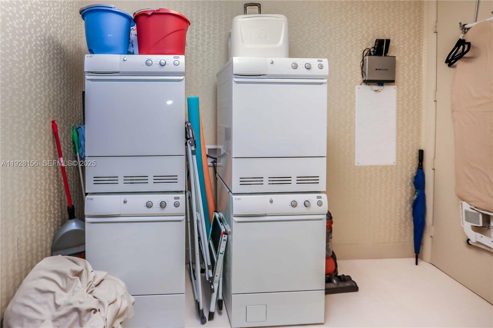 TDR TOWER II CONDO - Residential