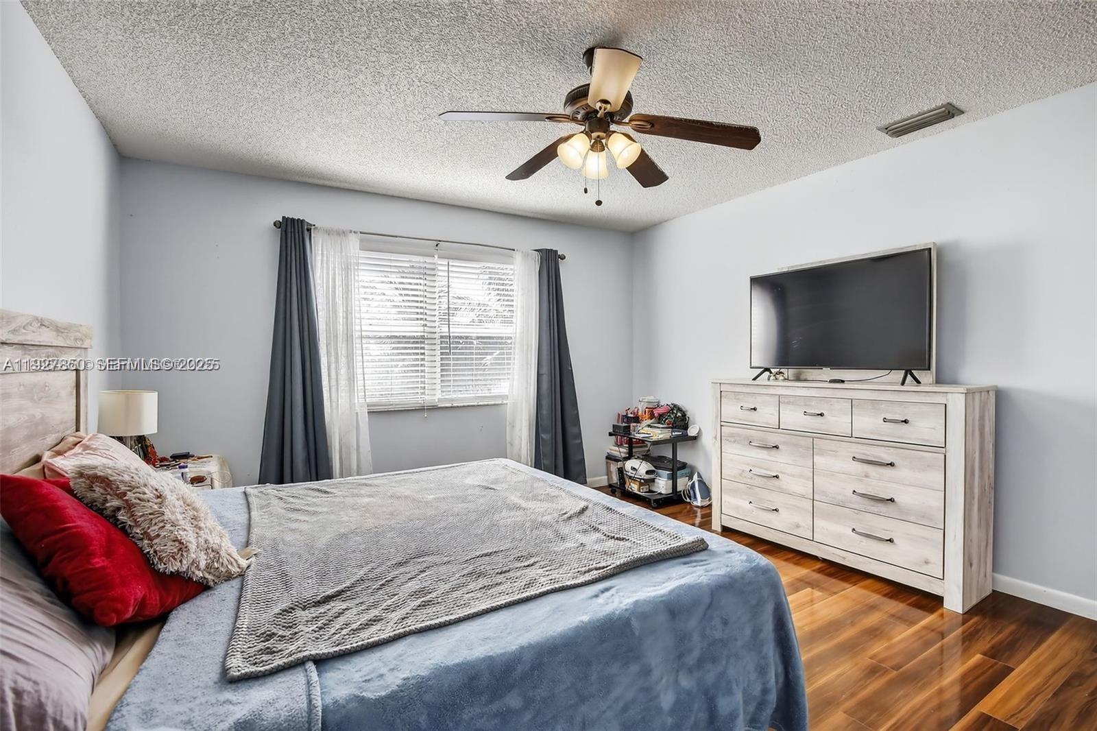 LAKESIDE SOUTH - Residential