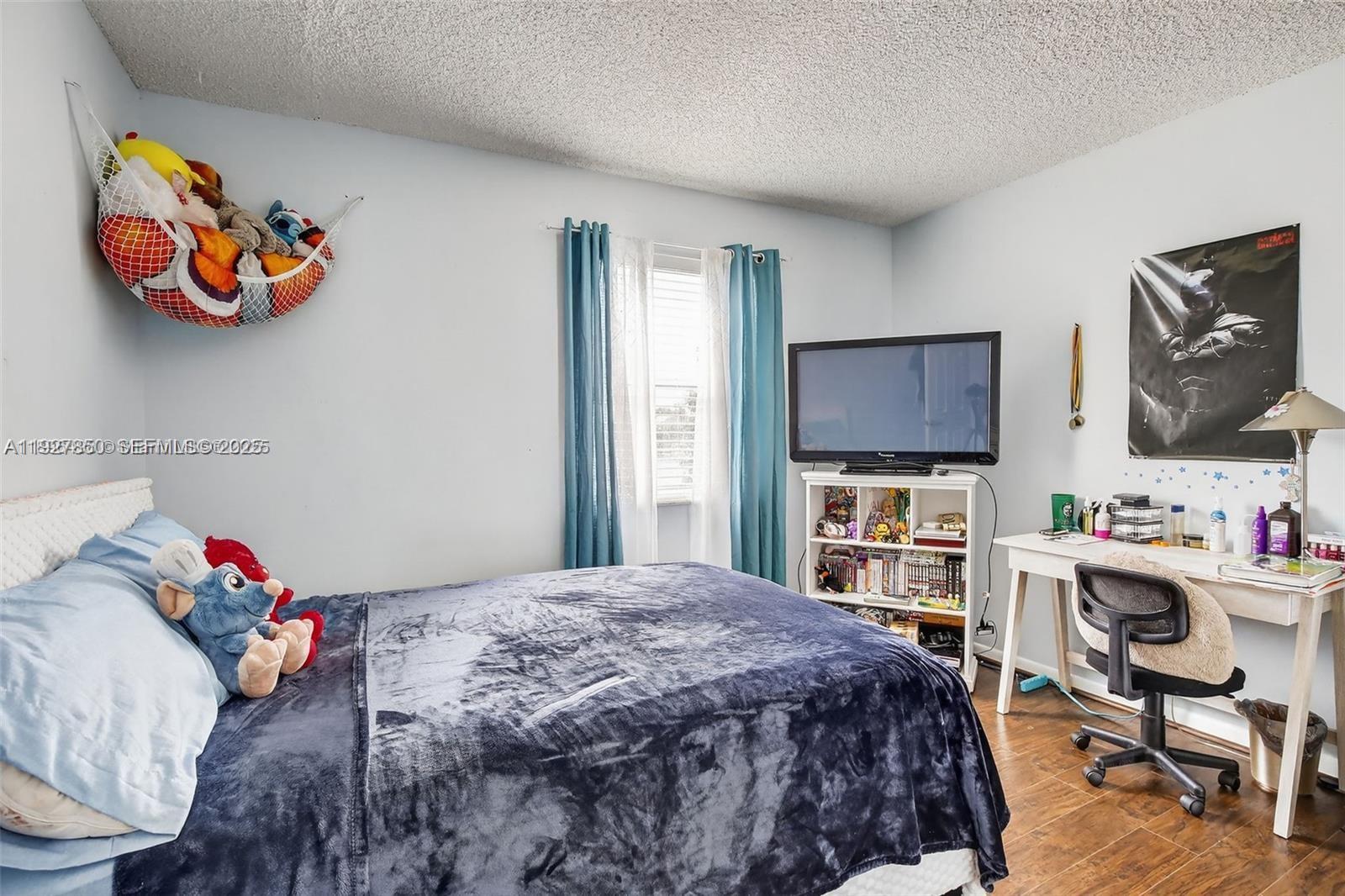 LAKESIDE SOUTH - Residential