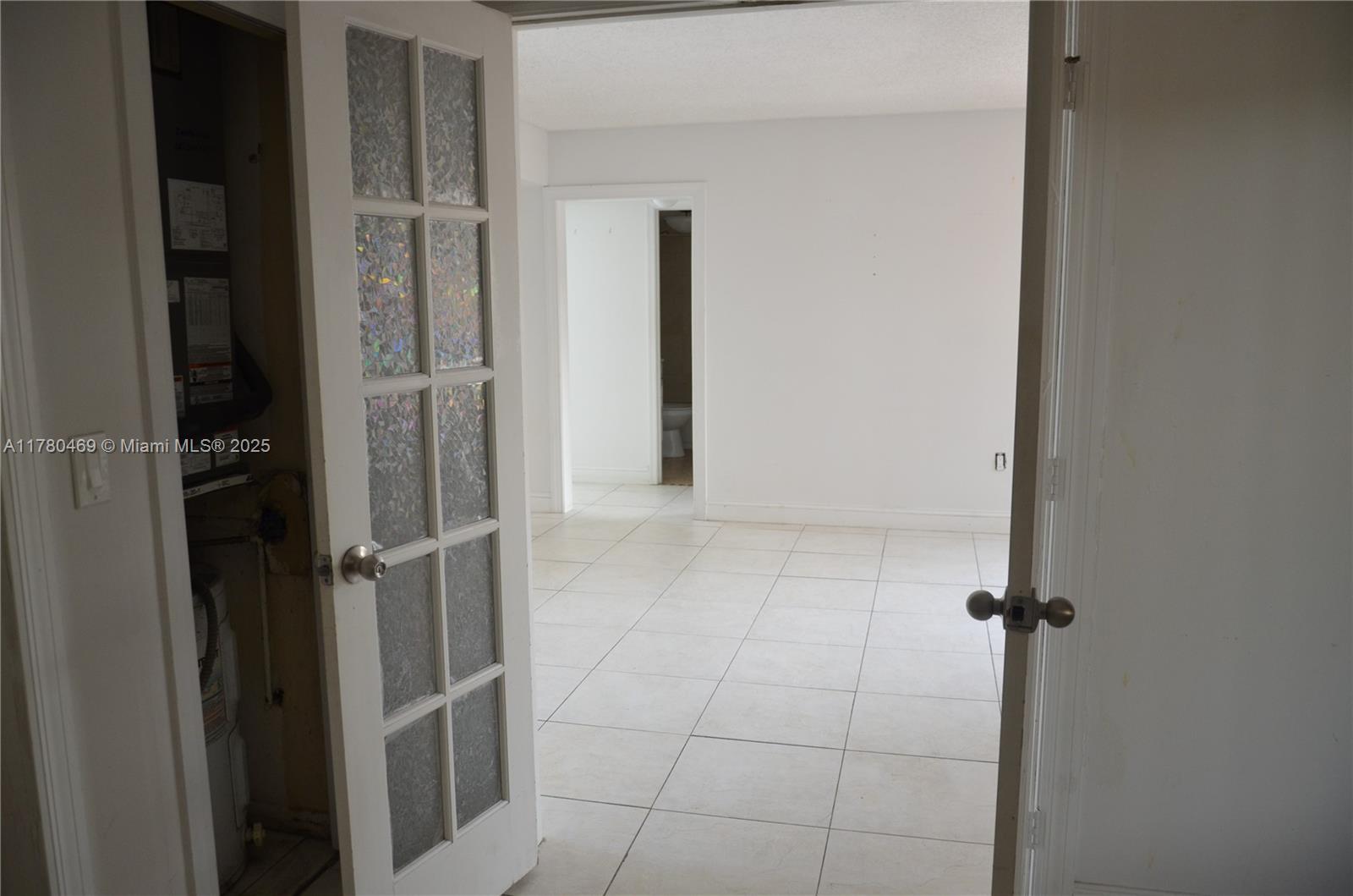 HORIZONS WEST CONDO #10 - Residential